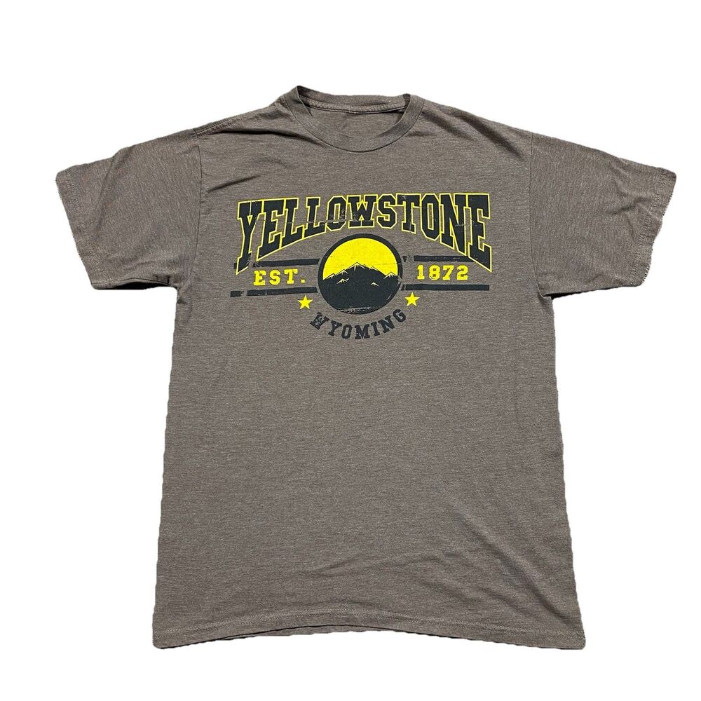 Yellowstone Wyoming Graphic Tee Brown Short Sleeve Mountain Shirt L
